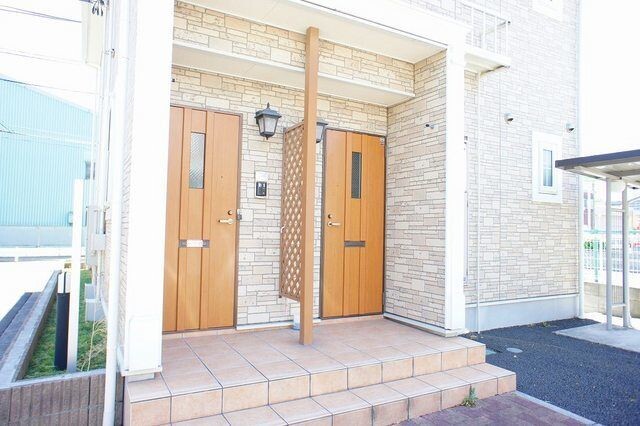 ��ʌ������s�������̃A�p�[�g�̃G���g�����X