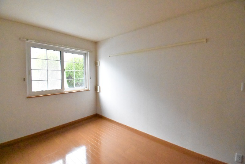 ��ʌ������s�������̃A�p�[�g�̂��̑������E�X�y�[�X