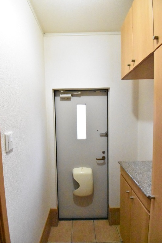 ��ʌ������s�������̃A�p�[�g�̌���