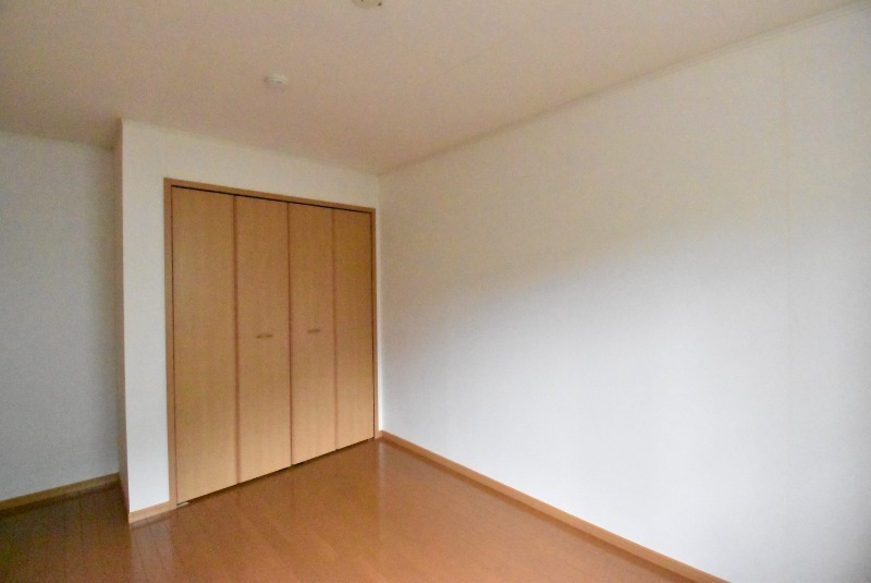 ��ʌ������s�������̃A�p�[�g�̎��[