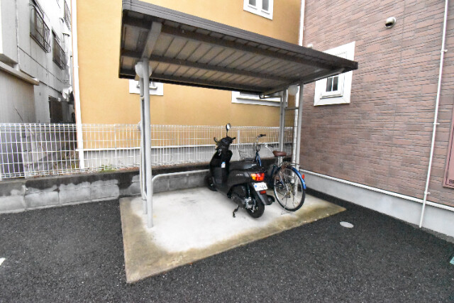 ��ʌ������s�������̃A�p�[�g�̂��̑�