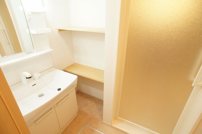 ��ʌ�����s�厚���s���̃A�p�[�g�̐��ʏ�