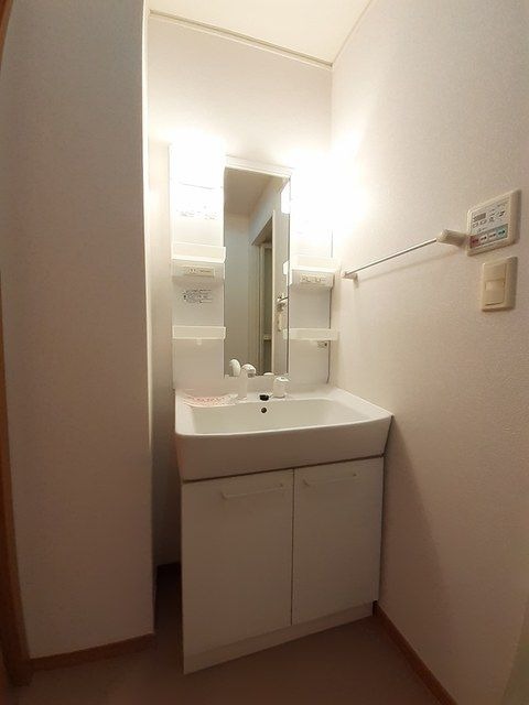 ��ʌ��������܎s��΋搼���Q���ڂ̃A�p�[�g�̐��ʏ�