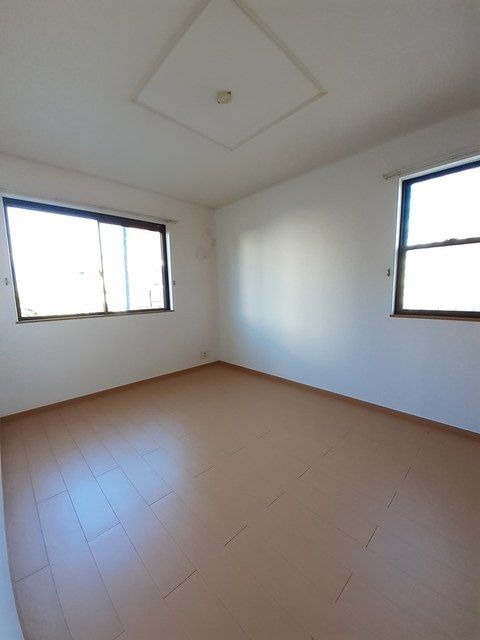 ��ʌ��������܎s��΋搼���Q���ڂ̃A�p�[�g�̂��̑�