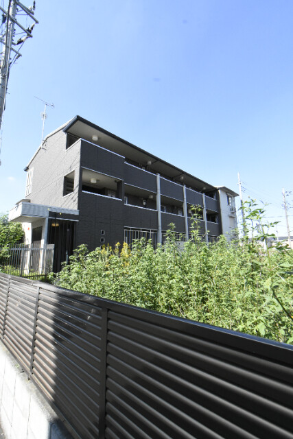 ��ʌ�����s���V��22-2�̃A�p�[�g�̌����O��