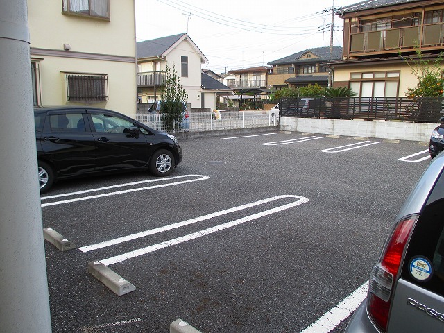 ��ʌ��������܎s��΋�z�K�Q���ڂ̃A�p�[�g�̒��ԏ�