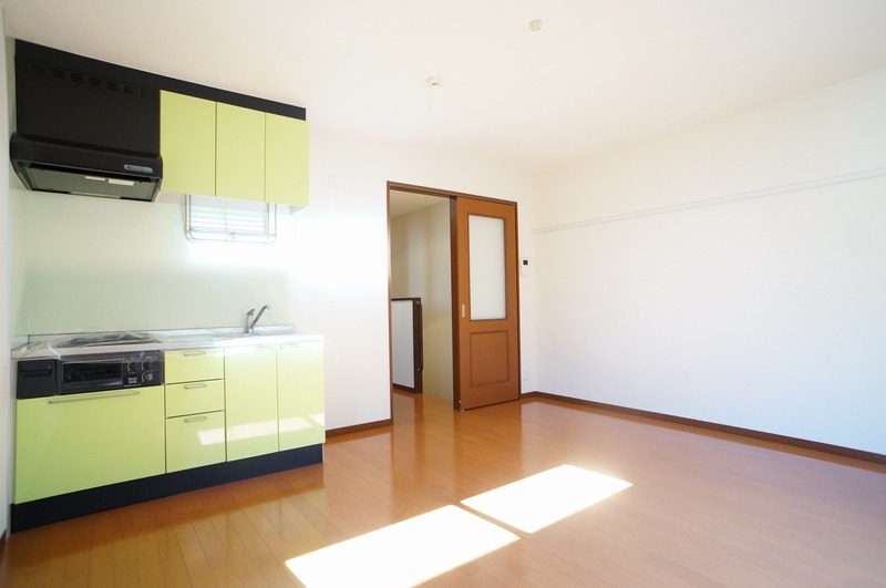 ��ʌ��������܎s�Y�a��k�Y�a�Q���ڂ̃A�p�[�g�̃L�b�`��