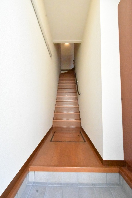 ��ʌ��������܎s�Y�a��k�Y�a�Q���ڂ̃A�p�[�g�̌���