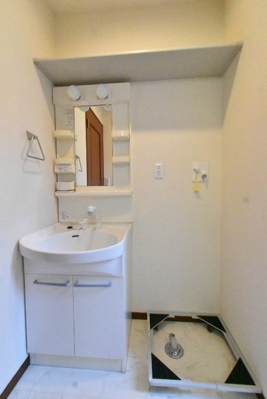 ��ʌ��������܎s�Y�a��k�Y�a�Q���ڂ̃A�p�[�g�̐��ʏ�