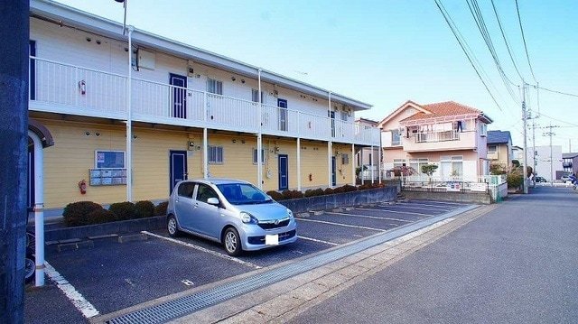 ��ʌ��k�����S�ɓޒ����S���ڂ̃}���V�����̒��ԏ�