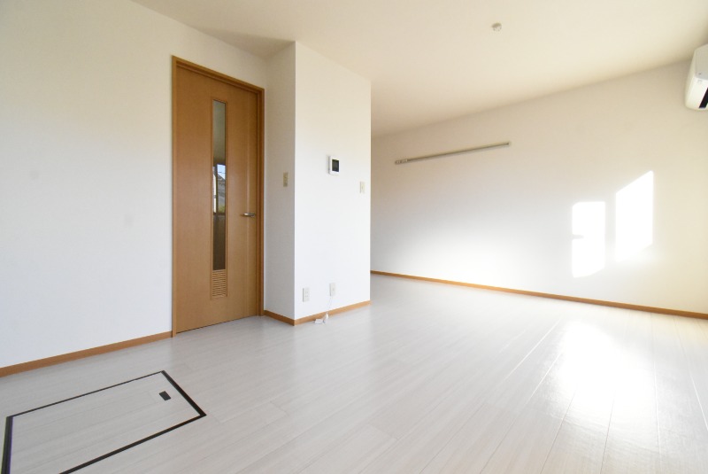 ��ʌ��������܎s�k��g�쒬�Q���ڂ̃A�p�[�g�̋����E���r���O