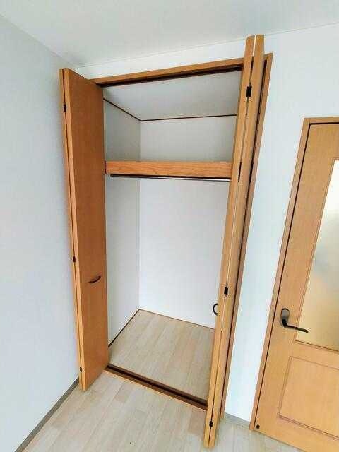 ��ʌ�����s�厚���̃A�p�[�g�̎��[