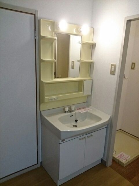 ��ʌ��������܎s�΋擌�Y�a�Q���ڂ̃}���V�����̐��ʏ�