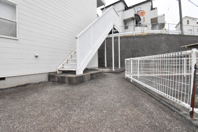 ��ʌ��������܎s�΋擌�Y�a�Q���ڂ̃}���V�����̃G���g�����X