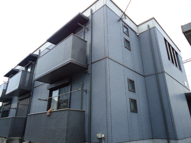 ��ʌ�����s�ܔԒ�18-1�̃A�p�[�g�̌����O��