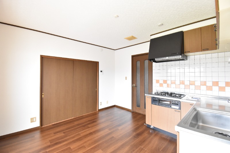 ��ʌ�����s�����P���ڂ̃A�p�[�g�̋��ԁE���r���O