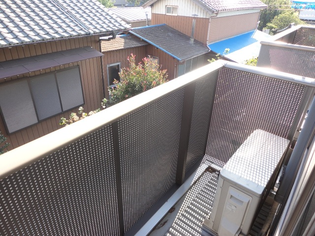 ��ʌ�����s�ܔԒ��̃A�p�[�g�̃o���R�j�[