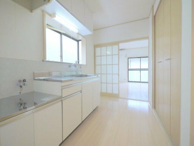 ��ʌ��������܎s�k��y�C���̃A�p�[�g�̃L�b�`��