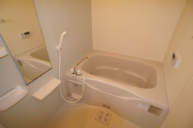 ��ʌ�����s�����Q���ڂ̃A�p�[�g�̃o�X