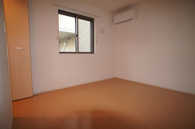 ��ʌ�����s�����Q���ڂ̃A�p�[�g�̂��̑������E�X�y�[�X