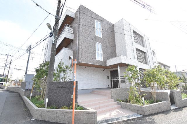��ʌ��������܎s������厚�쒆��814-1�̃}���V�����̌����O��