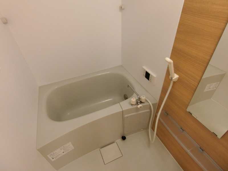 ��ʌ������s�ԌI�S���ڂ̃A�p�[�g�̃o�X