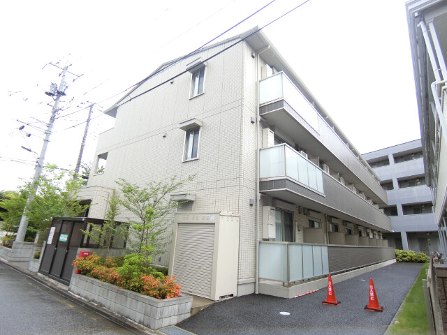 ��ʌ������s�ԌI�S����21-7�̃A�p�[�g�̌����O��