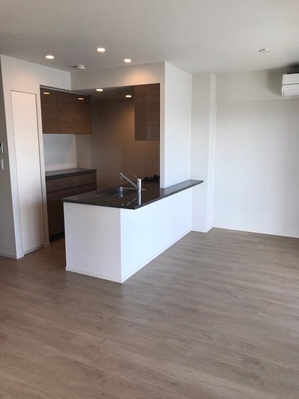 ��ʌ��������܎s�Y�a���ՂX���ڂ̃}���V�����̋��ԁE���r���O