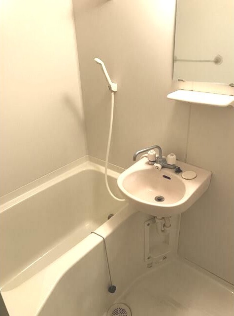 ��ʌ��������܎s��{����ؒ��S���ڂ̃}���V�����̐��ʏ�