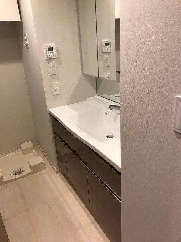 ��ʌ��������܎s�Y�a���ՂX���ڂ̃}���V�����̐��ʏ�