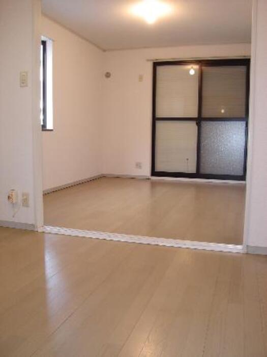 ��ʌ��������܎s����厚�w��̃A�p�[�g�̋��ԁE���r���O