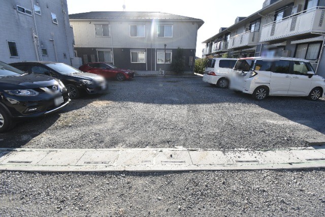 ��ʌ��������܎s����厚�w��̃A�p�[�g�̒��ԏ�