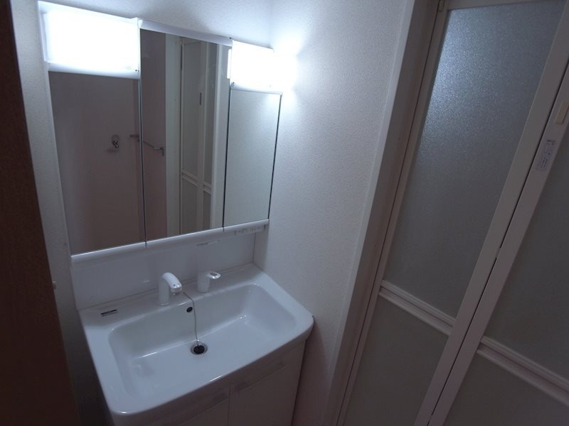 ��ʌ�����s�̉ƂP���ڂ̃}���V�����̐��ʏ�