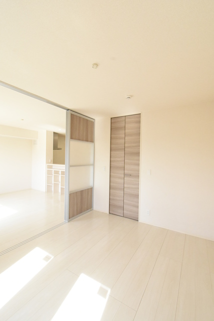 ��ʌ��������܎s������厚�ۃ���̃A�p�[�g�̋����E���r���O