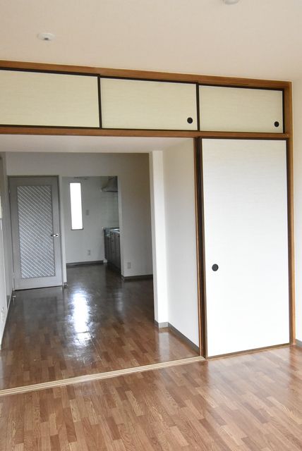 ��ʌ��������܎s������x�蒬�̃}���V�����̂��̑������E�X�y�[�X