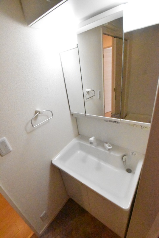 ��ʌ�����s�厚���s�����̃}���V�����̐��ʏ�