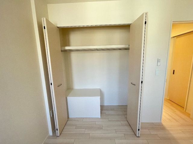 ��ʌ�����s�厚���̃A�p�[�g�̎��[