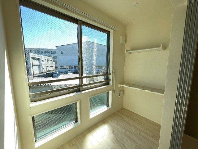 ��ʌ�����s�厚���̃A�p�[�g�̃o���R�j�[