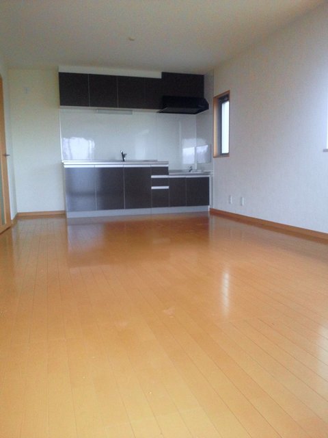 ��ʌ��������܎s����厚�󗈂̃}���V�����̋��ԁE���r���O