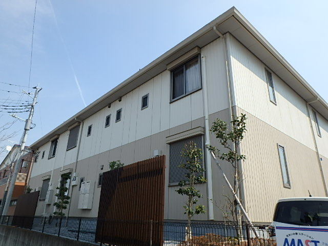 ��ʌ��������܎s������厚�쒆��596-1�̃A�p�[�g�̌����O��