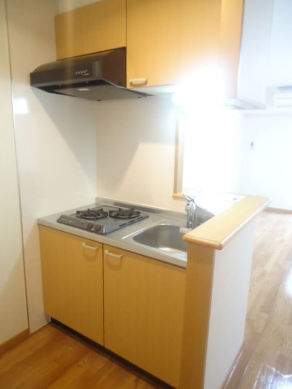 ��ʌ��������܎s������厚����O�̃}���V�����̃L�b�`��