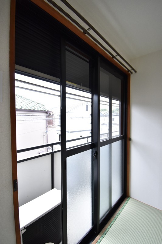 ��ʌ�����s�厚���Ԃ̃A�p�[�g�̃o���R�j�[