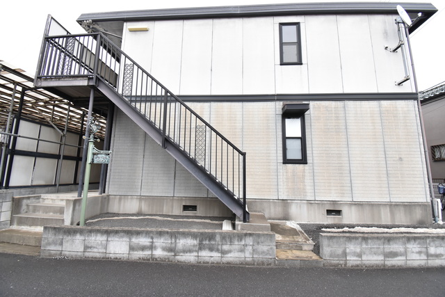 ��ʌ�����s�厚���Ԃ̃A�p�[�g�̃G���g�����X