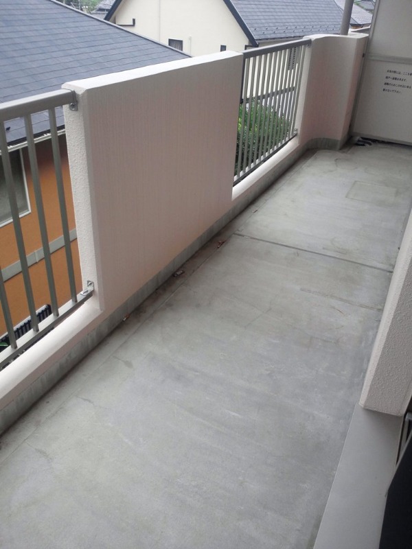 ��ʌ��������܎s����厚�󗈂̃}���V�����̃o���R�j�[