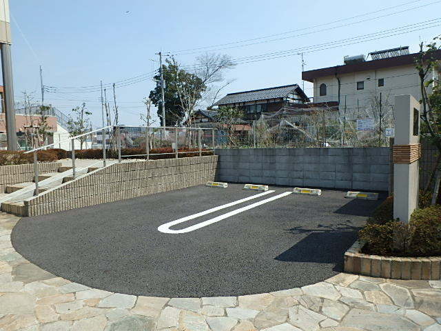 ��ʌ��������܎s������厚�쒆��̃A�p�[�g�̒��ԏ�