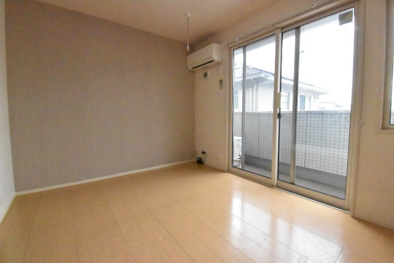 ��ʌ��z�J�s���C�N�^�E���V���ڂ̃A�p�[�g�̋��ԁE���r���O