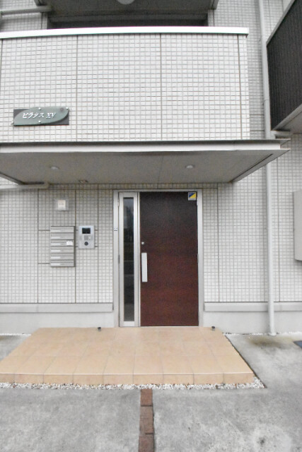 ��ʌ��z�J�s���C�N�^�E���V���ڂ̃A�p�[�g�̃G���g�����X