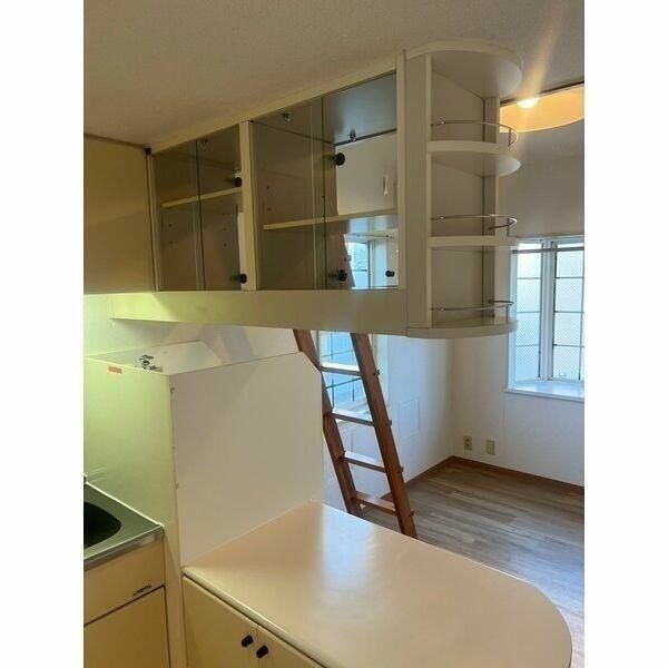 ��ʌ��������܎s��΋���q�P���ڂ̃A�p�[�g�̋��ԁE���r���O