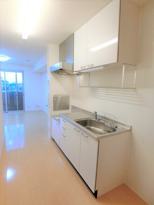 ��ʌ������s�����R���ڂ̃A�p�[�g�̃L�b�`��