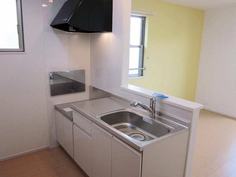 ��ʌ��@�c�s����P���ڂ̃A�p�[�g�̃L�b�`��